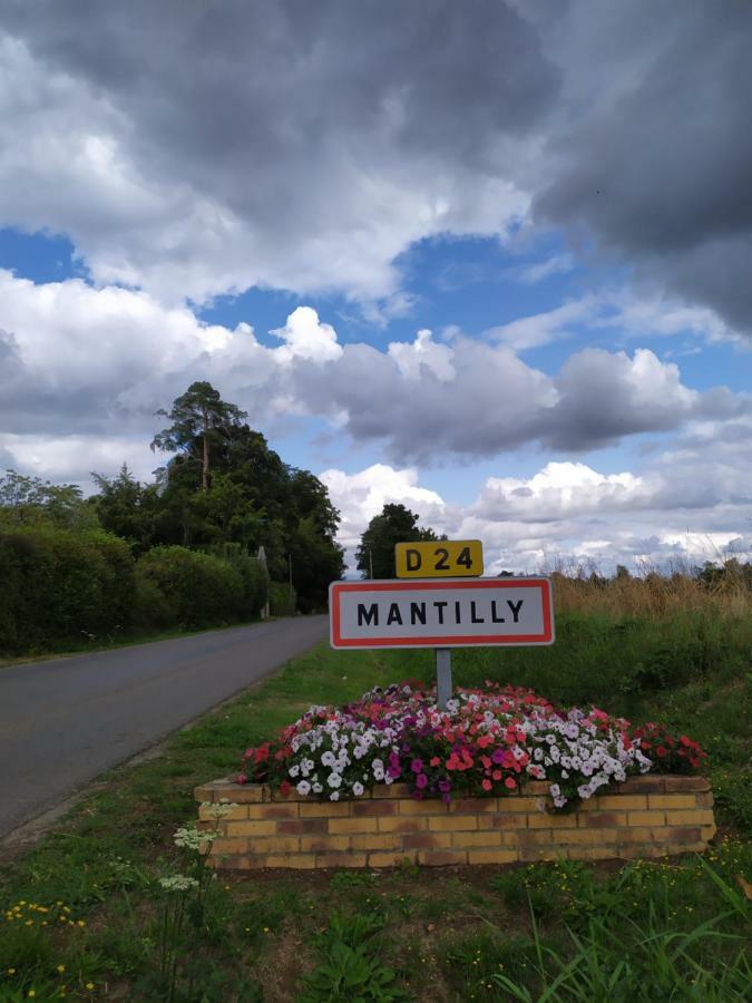 L'Attrape Coeurs Hotel Mantilly Exterior photo
